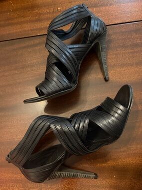 Tory Burch Black Leather Caged "Liv" Strappy Stiletto Heels Back Zip
